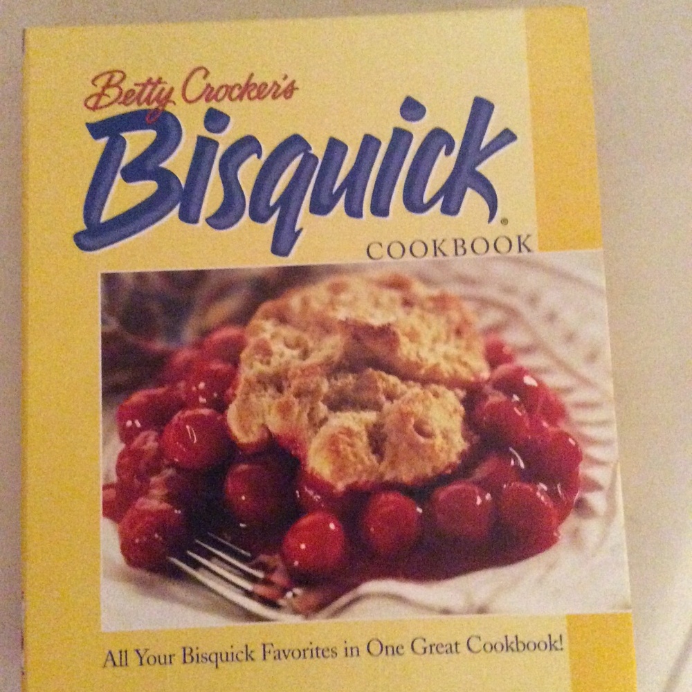 Betty Crockers Bisquick Cookbook Hardcover 2000